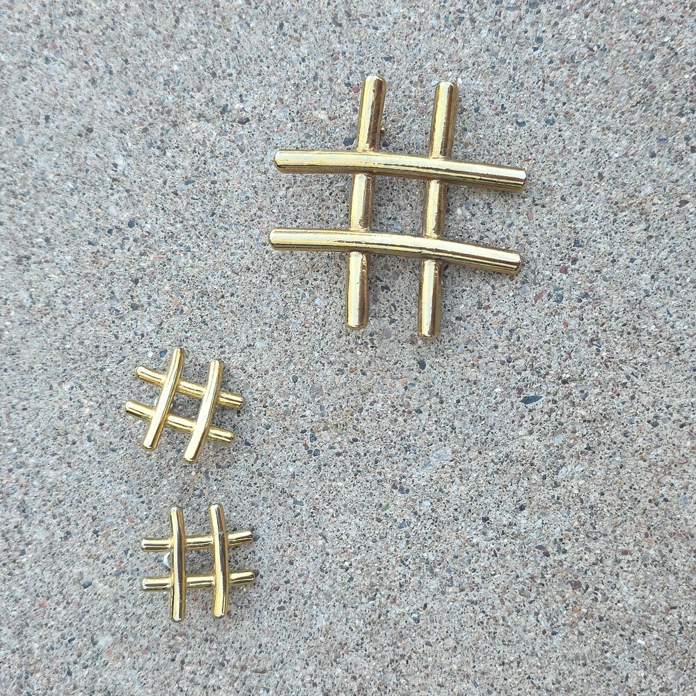 Vintage 1980's Gold Toned Hashtag Pin